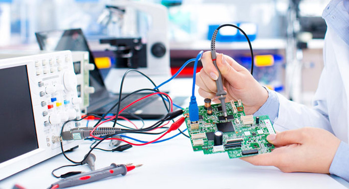 STM32 VS PIC32 Microcontroller