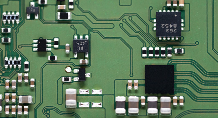 capacitors in PCB circuit